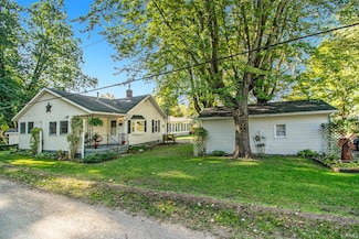 235 Ems R4 Ln, Pierceton, IN 46562