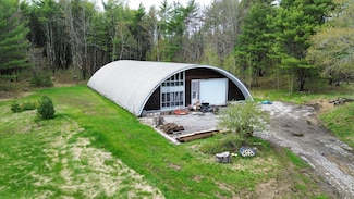 210 Augusta Rd, Topsham, ME 04086