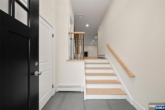 252 9th St Unit B, Palisades Park, NJ 07650