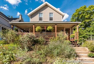 1033 3rd St NW, Grand Rapids, MI 49504