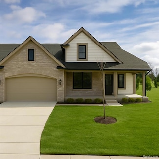 3077 Claret Ln, Rochester Hills, MI 48309