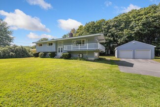 232 Augusta Rd, Topsham, ME 04086