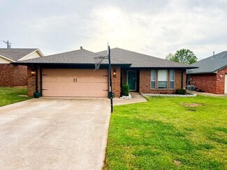 1189 N Blue Ridge Dr, Purcell, OK 73080