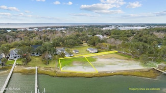 184 Lennoxville Point, Beaufort, NC 28516