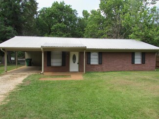 1307 Brakenridge St, Palestine, TX 75801