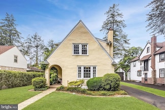 8326 Roberts Rd, Elkins Park, PA 19027