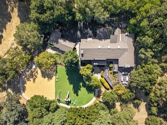 27464 Altamont Rd, Los Altos Hills, CA 94022