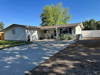1514 Helena Dr, Caldwell, ID 83605