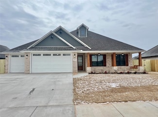 1806 Gaines St, Pea Ridge, AR 72751