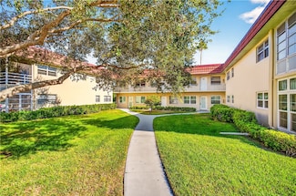 102 Royal Oak Dr Unit 203, Vero Beach, FL 32962