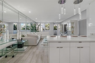 100 Lincoln Rd Unit 323, Miami Beach, FL 33139