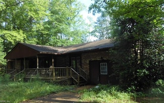 615 Ivison Ln, Onemo, VA 23130