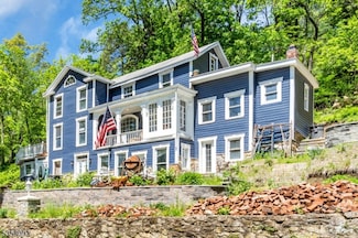 12 Sanatorium Rd, Glen Gardner, NJ 08826