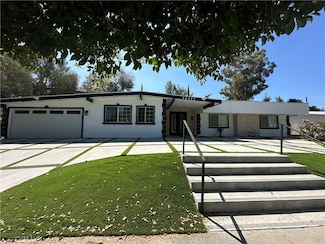 22322 Tiara St, Woodland Hills, CA 91367