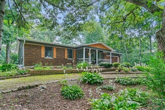 5706 Hickory Ln, Crystal Lake, IL 60014