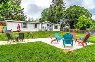 209 N 9th St, Philomath, OR 97370