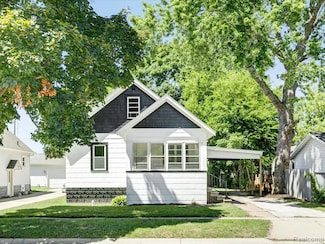 1607 Howard St, Port Huron, MI 48060