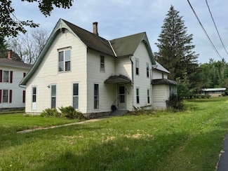 48 Pleasant St, Wellsville, NY 14895