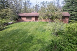 100 Crestwood Cir, Marietta, OH 45750