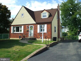 732 Brooke Cir, Morton, PA 19070