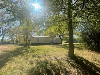 212 W 4th Ave, Hohenwald, TN 38462