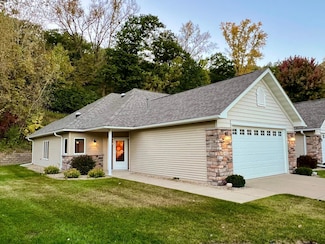 3482 Briarwood Ct, Red Wing, MN 55066