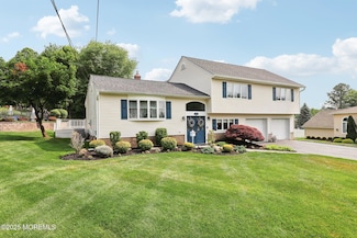 6 Kipp Ct, Wayne, NJ 07470