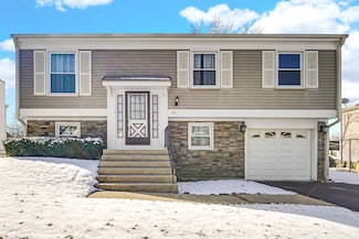 244 Lincoln Dr, Bartlett, IL 60103