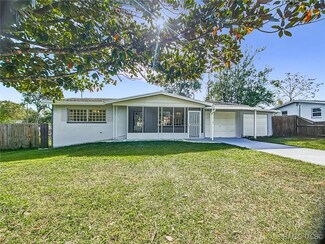 33 S Davis St, Beverly Hills, FL 34465