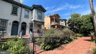 806 W 10th St, Wilmington, DE 19801