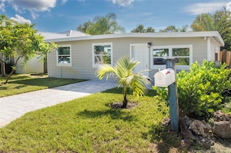 1073 NE Orange Ave, Jensen Beach, FL 34957