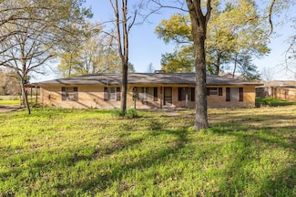 5206 Lotus Ln, Lufkin, TX 75904