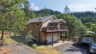135 Manzanita Dr, Prospect, OR 97536