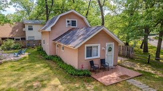 2303 Iroquois Ave, Prudenville, MI 48651