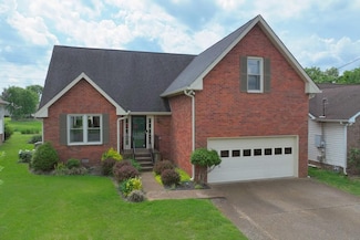 114 Oak Leaf Dr, Hendersonville, TN 37075