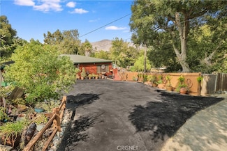 6621 Clear Springs Rd, Simi Valley, CA 93063