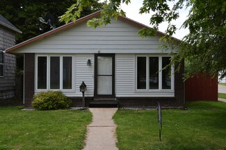 411 S Fulton Ave, Bradley, IL 60915