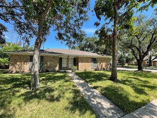 7518 Grape St, Houston, TX 77074