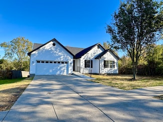 2729 Benjamin Ln, Hebron, KY 41048