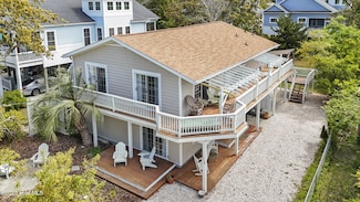 116 SE 8th St, Oak Island, NC 28465