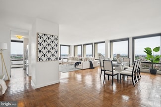 220 Locust St Unit 15DES, Philadelphia, PA 19106