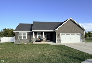42 Diamond Ln, Crawfordsville, IN 47933
