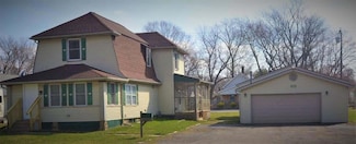 215 S 9th St, Chesterton, IN 46304