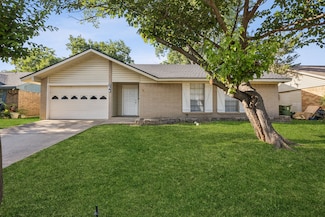 623 Bentwood Dr, Lewisville, TX 75067