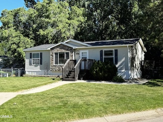 426 Dover Dr, Bismarck, ND 58504