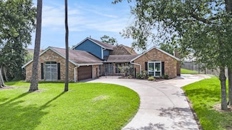 3014 Bayou Dr, La Porte, TX 77571
