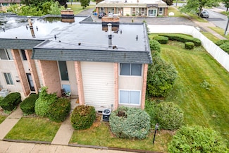 4164 E Saxony Dr SE, Grand Rapids, MI 49508