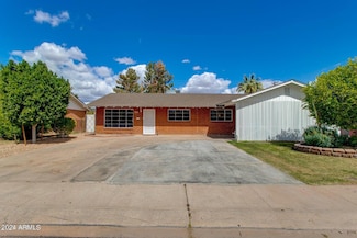 3126 W Stella Ln, Phoenix, AZ 85017