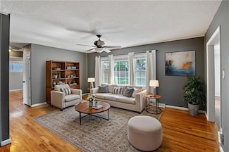 8209 Madison Ave, Kansas City, MO 64114