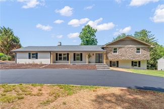 135 Boxwood Cir, Advance, NC 27006